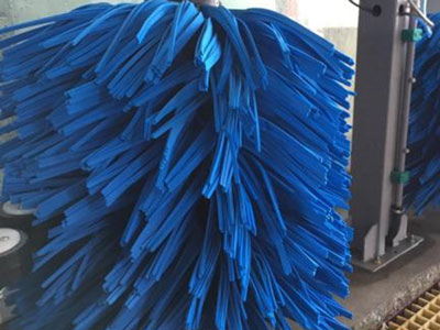 Foam brushes